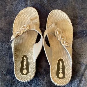 Chatties grey sandals size large 9/10